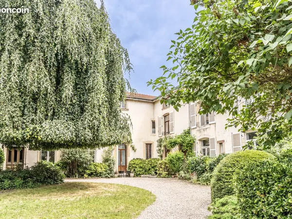 Appartement 6 pièces 145 m²