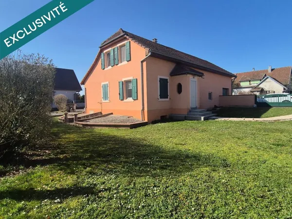 Entre nature, confort et potentiel, découvrez cette chaleureuse maison familiale située au coeur de 