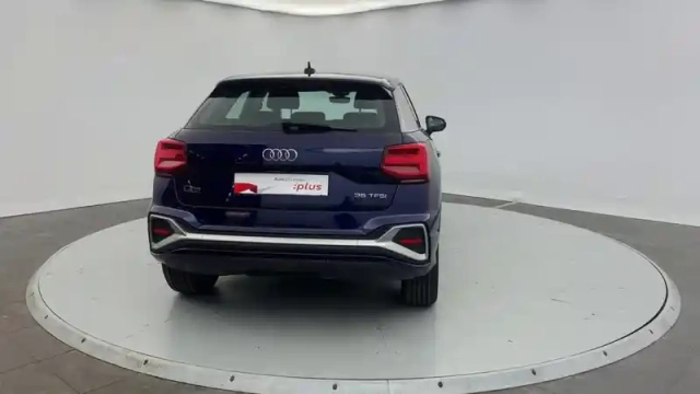 Audi Q2 35 tdi 150 s tronic 7 s line — photo 4