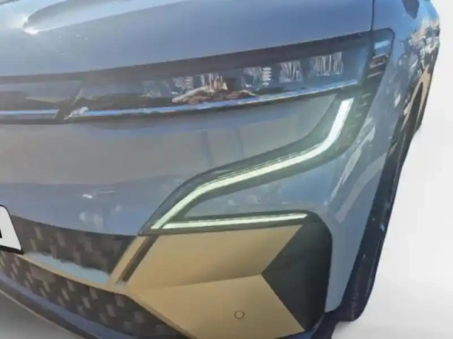 Renault Megane e-tech electric ev60 220ch iconic optimum charge -b — photo 6