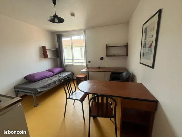 Studio 1 pièce 17 m²