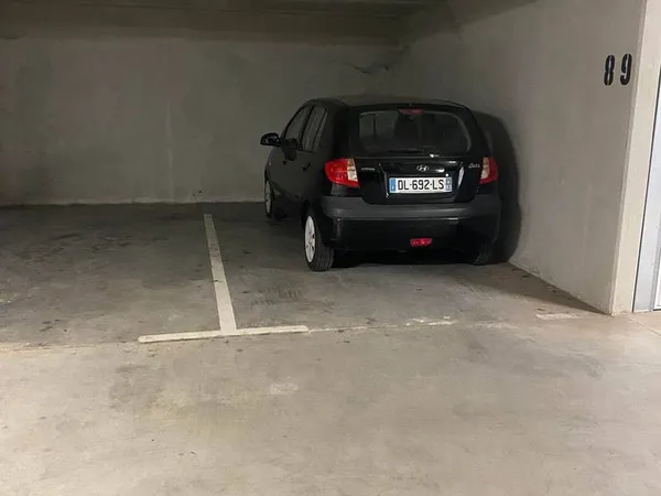 Parking 14 m²