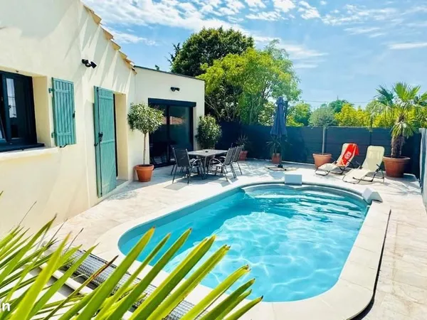 Location maison meublée 3 chambres / piscine / terrasse / climatisation (maison 5B)