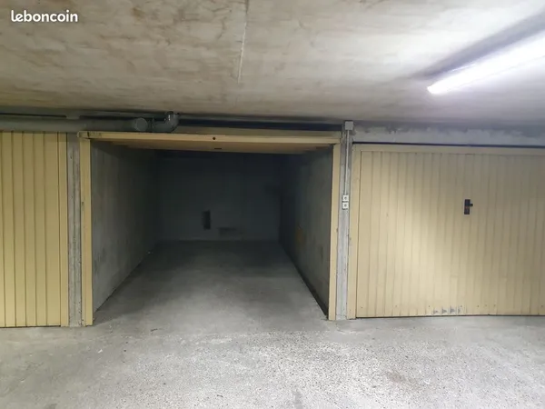 Location parking fermé