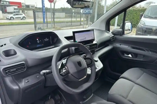 Peugeot Partner dangel 4x4 fgn diesel 130 ch m automatique — photo 17