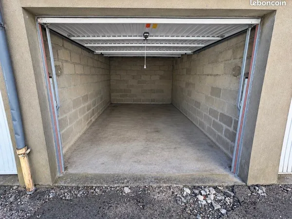Garage à louer Nevers 15m2