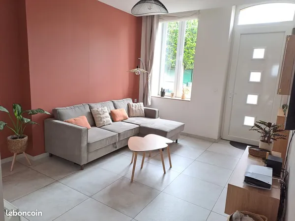 Maison rénovée - 76m2 - 2 chambres - Garage - Jardin