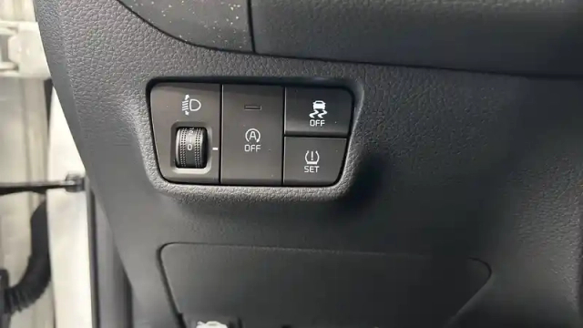 Kia Stonic 1.0 t-gdi 100 ch dct7 — photo 22