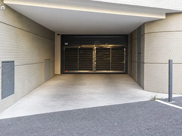 Parking dans immeuble secteur Borde/Rouet