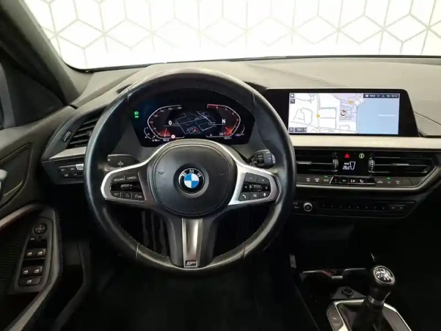 Bmw Serie 1 118i 136 ch — photo 13