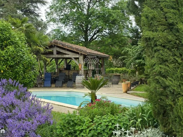 Propriété 16 pièces 430 m²