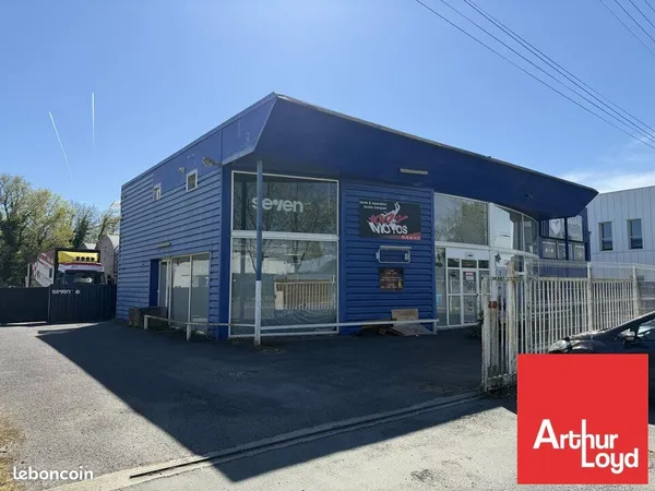 Local commercial 600 m² POITIERS