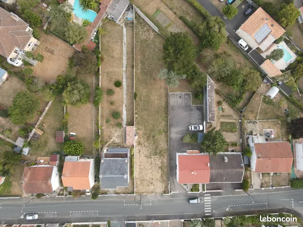 Terrain constructible viabilisé de 838 m² - La Roche-sur-Yon