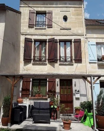 Maison de ville a louer a magny en Vexin