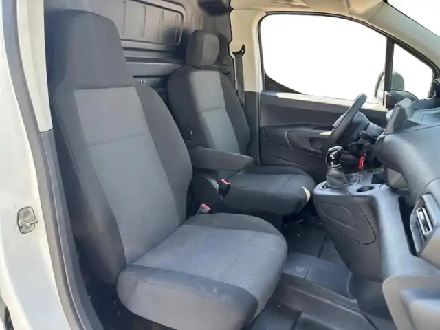 Peugeot Partner standard 650kg bluehdi 75ch premium 4cv — photo 15
