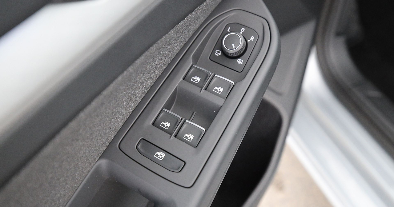 Volkswagen Golf 8 — photo 27
