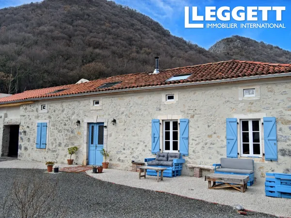 Maison magnifiquement rénovée avec potentiel d'agrandissement, prix réduit à 230 000 €.