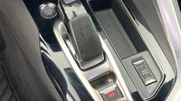 Peugeot 3008 Plug-in Hybrid 225ch Allure Pack e-EAT8 — photo 14