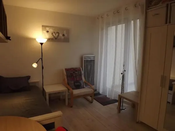 Studio / 20m² / Montigny-le-Bretonneux (Ligne N)