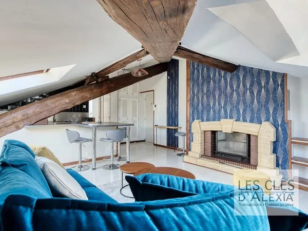 À LOUER - T2 MEUBLÉ - IMMEUBLE HAUSSMANNIEN - LYON 6