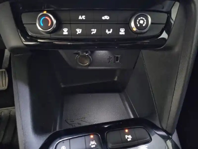Opel Corsa 1.2 turbo 100 ch bvm6 — photo 25