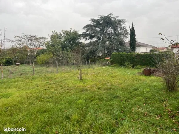 Terrain 454 m² Montendre