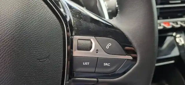 Peugeot 208 hybrid 100 e-dcs6 — photo 32