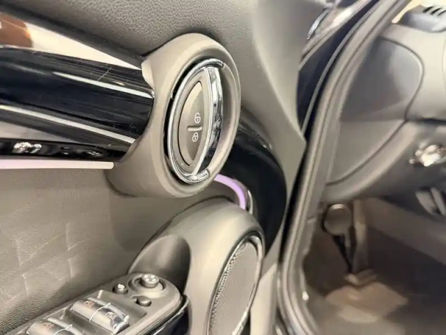 Mini Mini hatch 5 portes cooper 136 ch dkg7 — photo 21