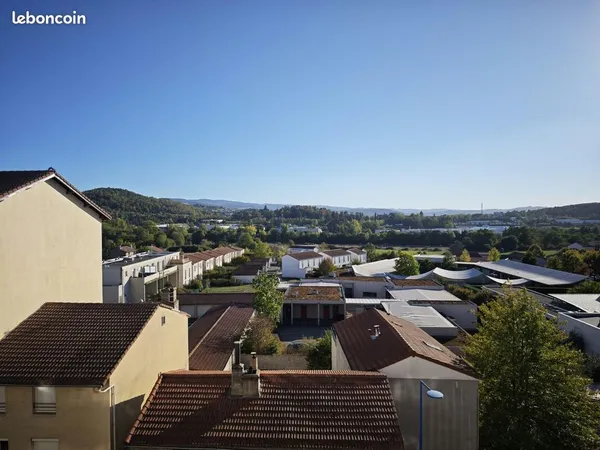 T3 avec vue panoramique et balcon proche centre