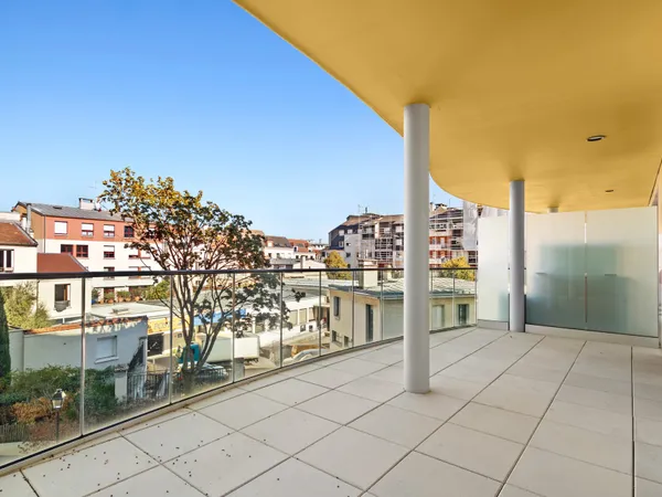 5 pièces + balcon + parking