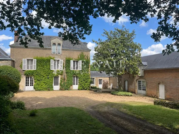 Vends manoir - 330 m² - 11 pièces, 8 chambres - Sable Sur Sarthe 72300