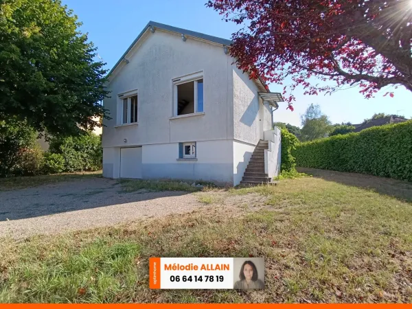 ST YORRE- MAISON AUX BELLES FINITIONS AVEC JARDIN