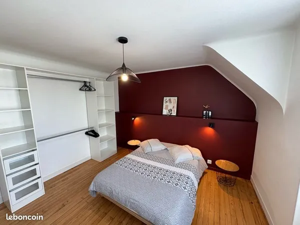 Chambre meublée en colocation