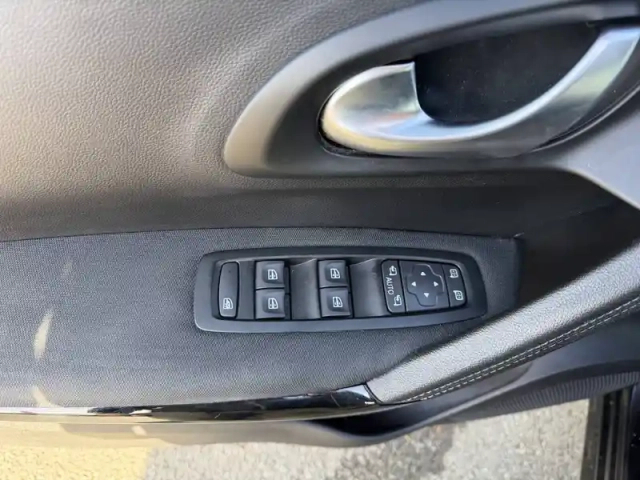 Renault Kadjar blue dci 115 — photo 26