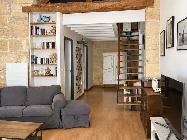 Maison de caractère 189 m², jardin intime et piscine — coeur de Ludon-Médoc