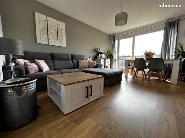 Lisieux - T2 de 44,67 m² avec garage et cave - Vendu loué - 75 000