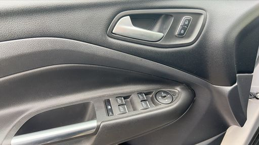 Ford Kuga 1.5 EcoBoost 150 4X2 - Titanium – 2016 – 168064 km – Essence – Boîte Manuelle — photo 23