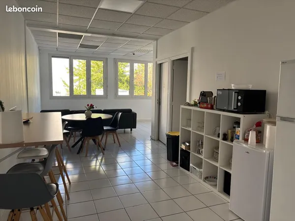 à louer - bureaux professionnels d'environ 65 m² - open space et bureau individuel