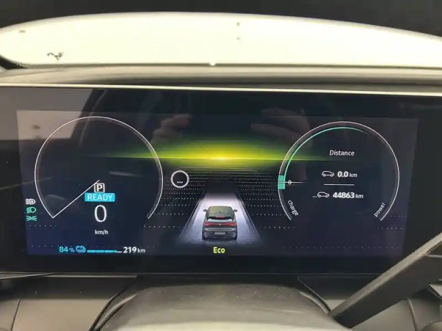 Renault Megane e-tech ev40 130ch standard charge — photo 79