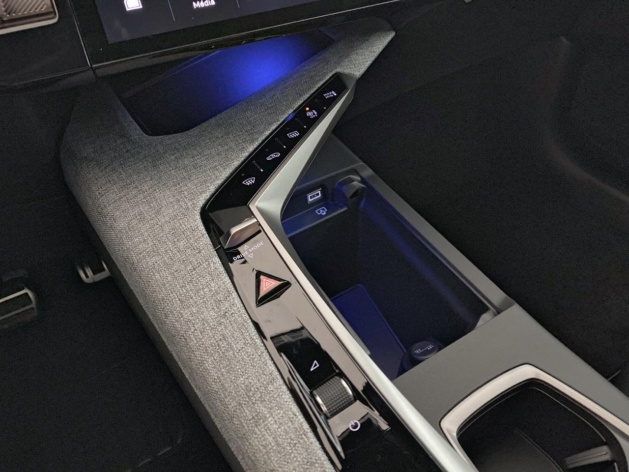 Peugeot 5008 1.2 hybrid 145 e-dcs6 gt — photo 18