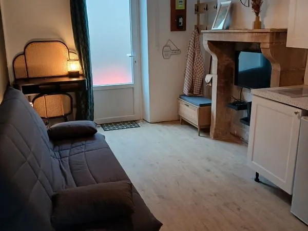 Petite maison/studio mitoyenne