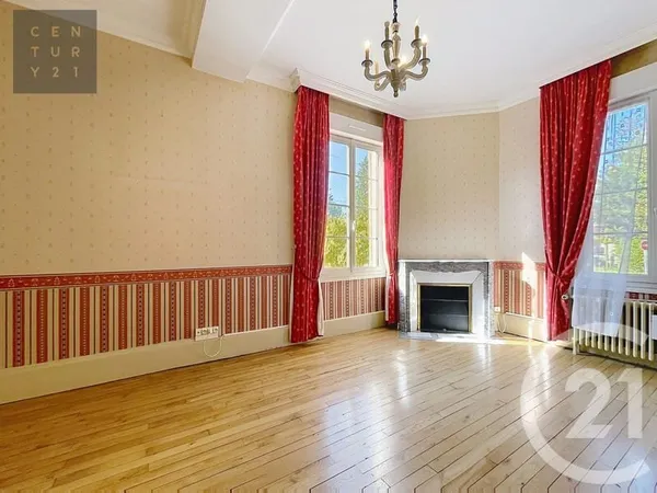 Maison 8 pièces 262 m²