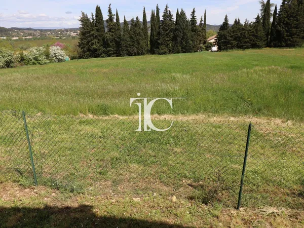 Terrain constructible 3740 m²