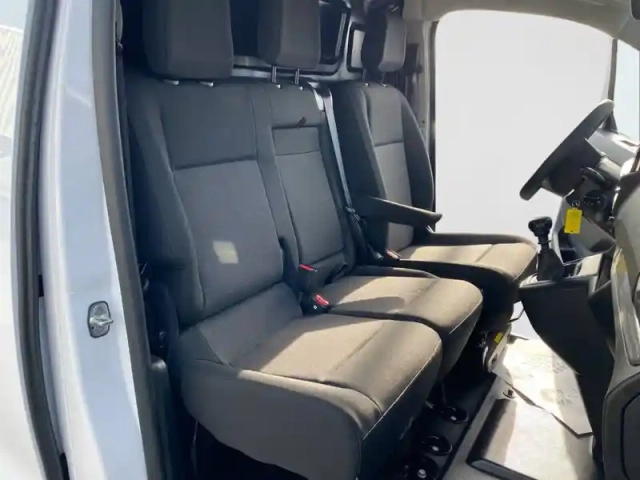 Opel Vivaro fgn taille m bluehdi 145 s&amp;s bvm6 — photo 12