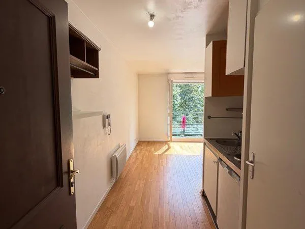 Studio lumineux 25 m² - 3e étage - Balcon - Parking - Résidence récente - Tramway à 3min à pied