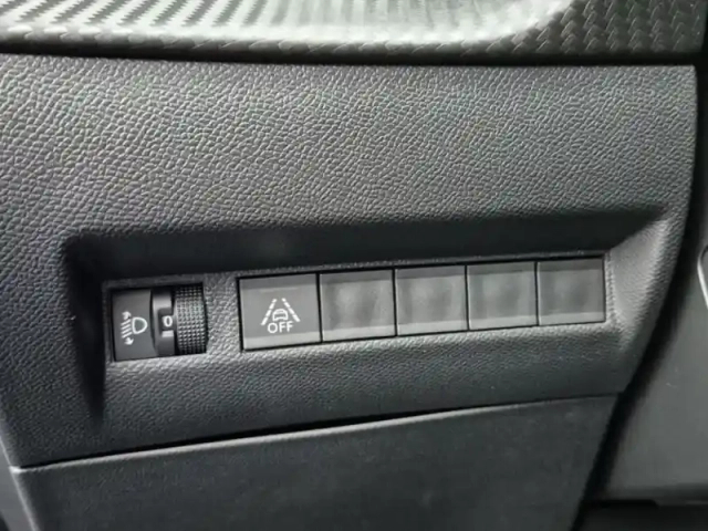 Peugeot 2008 1.2 puretech 130ch s&amp;s allure pack eat8 — photo 13