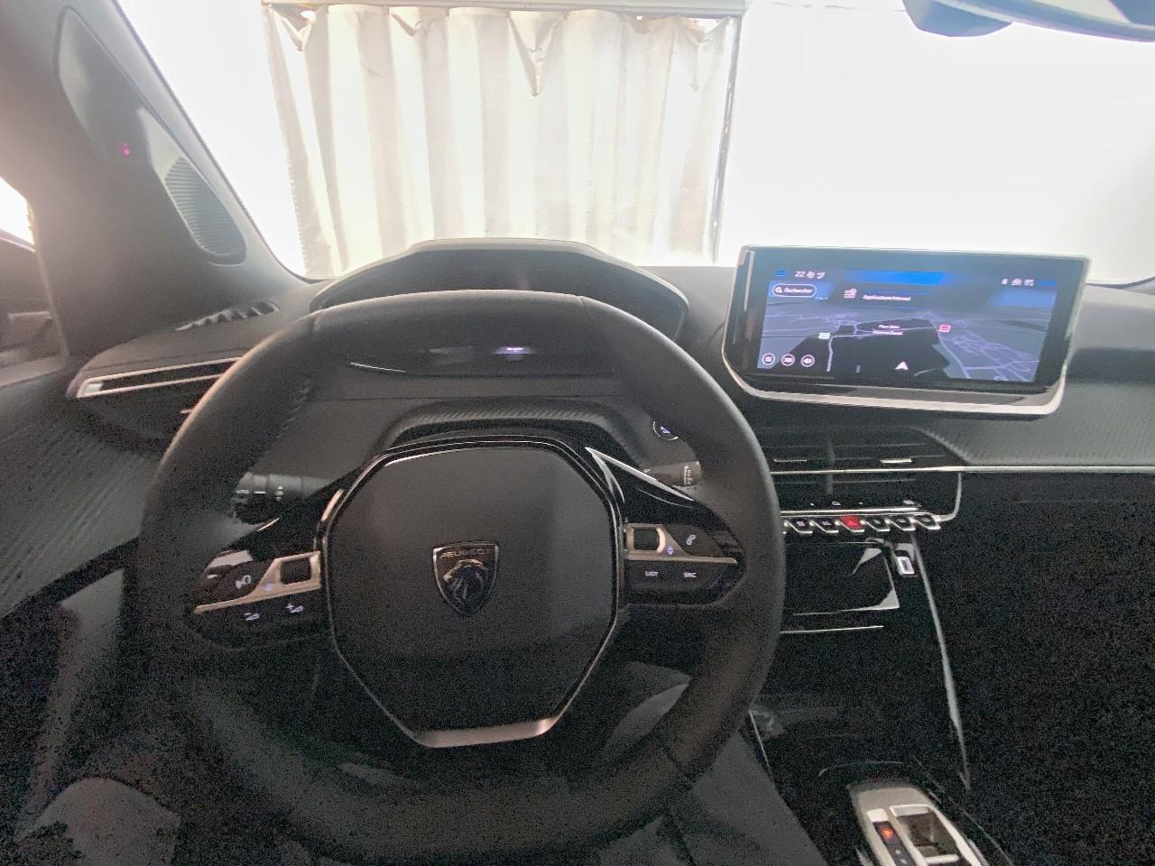 Peugeot 2008 hybrid 145 ch e-dcs6 allure — photo 12