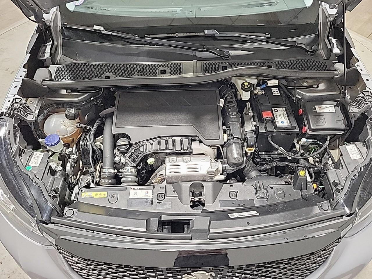 Peugeot 2008 puretech 130 s&s eat8 active — photo 15