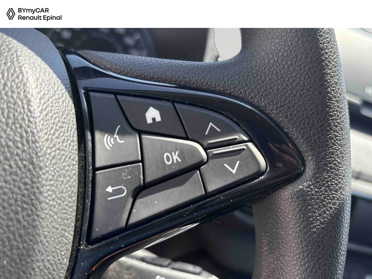 Dacia Sandero SCe 65 — photo 18