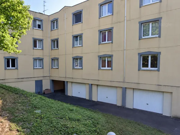 VenteAPart : 20 000 € au départ, studio loué + 2 parkings